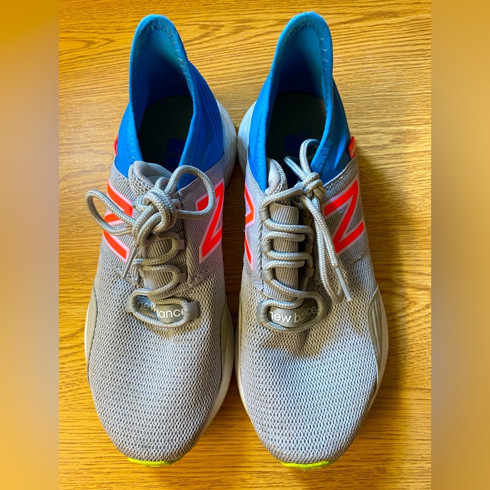 NEW BALANCE WOMEN’s SIZE 8
